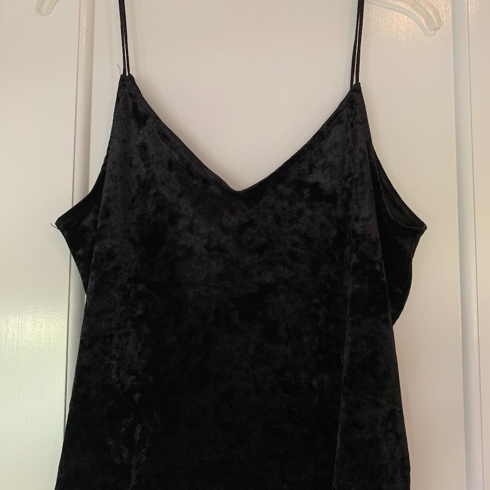 Black velvet tank top, size large